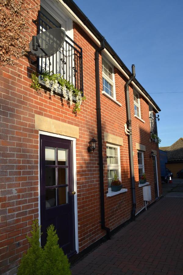 Frinton Escapes - The Cottage Exterior photo